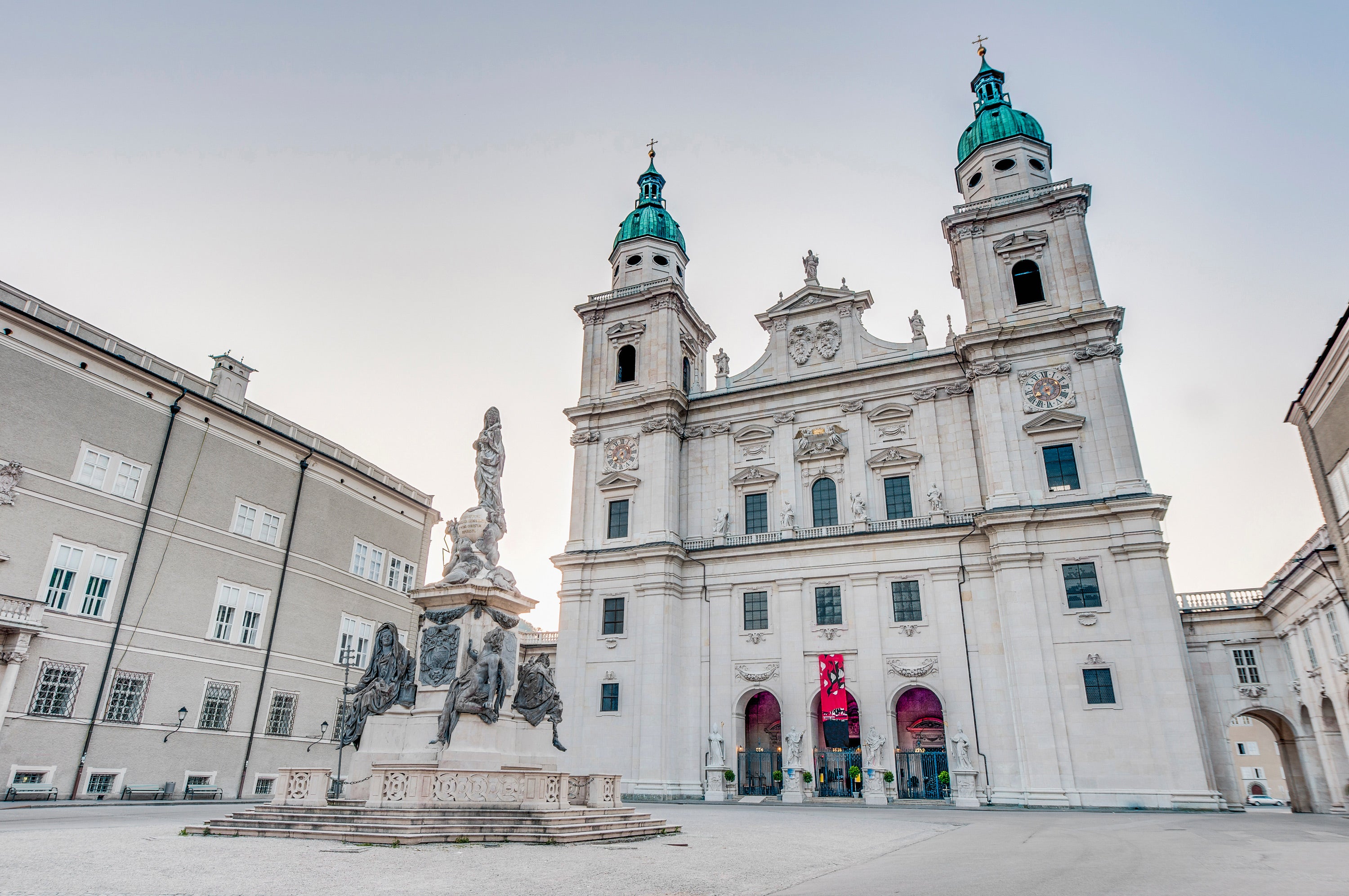 Salzburger Dom und Domplatz in Salzburg, Drehort des Films The Sound of Music.